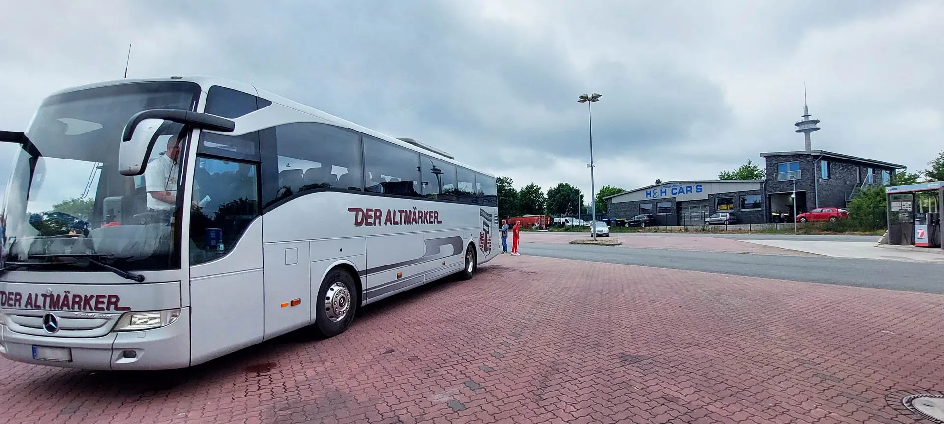 ADROME Caritativer Suchthilfeverein e.V. - NEUIGKEITEN - Ausflug mit dem Wohnheim „Sonnenweg“ ­nach Hamburg - Bus, Busfahrt